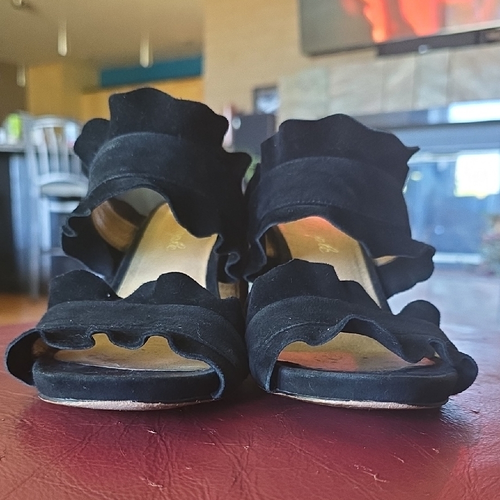 Free People: Ruffly & Strappy Suede Block Heel Sandals, Black, Women's 8 (38) - Picture 3 of 9